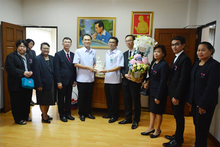 คำขวัญวันงดสูบบุหรี่โลก ปี พ.ศ.2558 คือ หนุนกฏหมายบุหรี่ใหม่ เพื่อคุณภาพชีวิตคนไทย